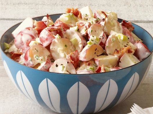 10. Salada de batata com bacon e molho rancho