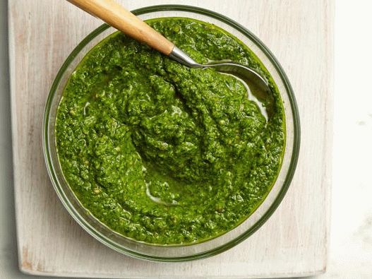 1. Pesto clássico com manjericão