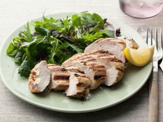 No. 25: Peito de frango marinado em ervas frito em uma panela