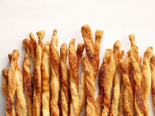 1. Palitos de queijo com parmesão.