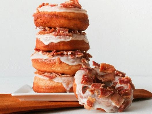 Foto do prato - Donuts com bacon e xarope de bordo