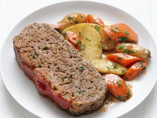 Foto de bolo de carne americano (Mitlof) em um fogão lento