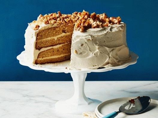 Bolo de Amendoim com Creme de Manteiga de Amendoim