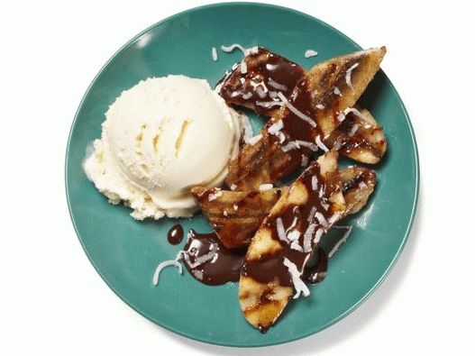 Foto de bananas grelhadas com calda de chocolate