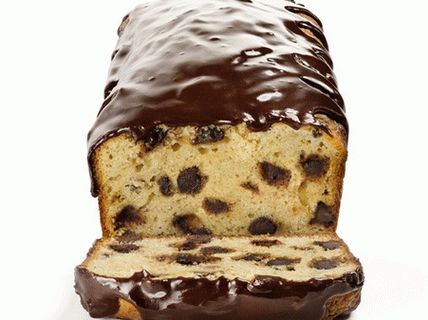 Foto de um bolinho de banana com chocolate e gelo