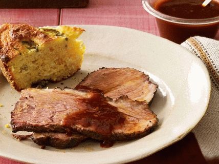 Foto de um churrasco de peito de carne ao estilo da América do Sul