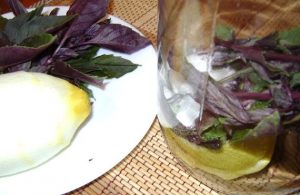 Limonada de manjericão
