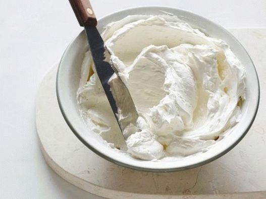Foto creme de óleo de proteína no merengue suíço