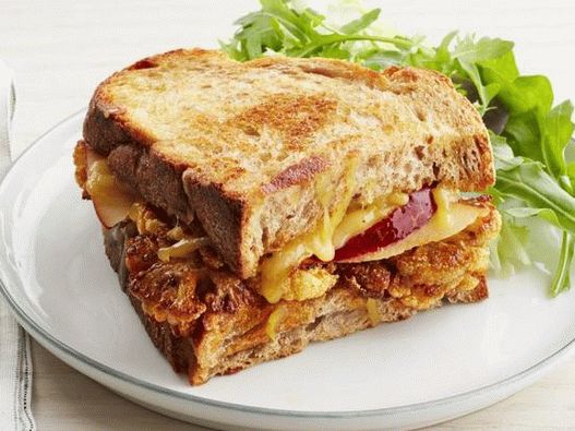 Foto do prato - sanduíche quente com queijo e couve-flor