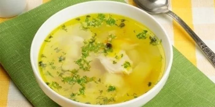 Caldo de peito de frango
