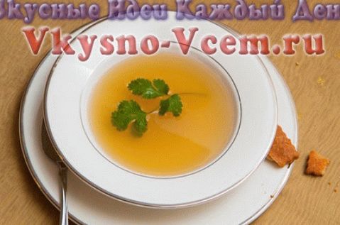 caldo de carne em um vegetal multicooker