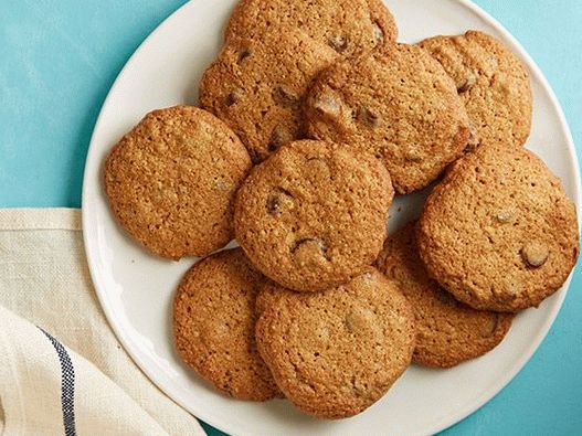 Foto de biscoitos integrais com lascas de chocolate