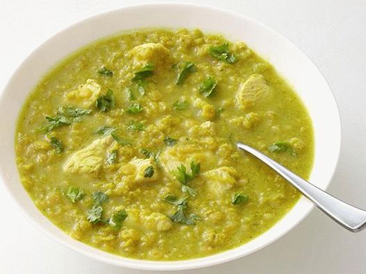 Sopa de lentilha com frango e curry