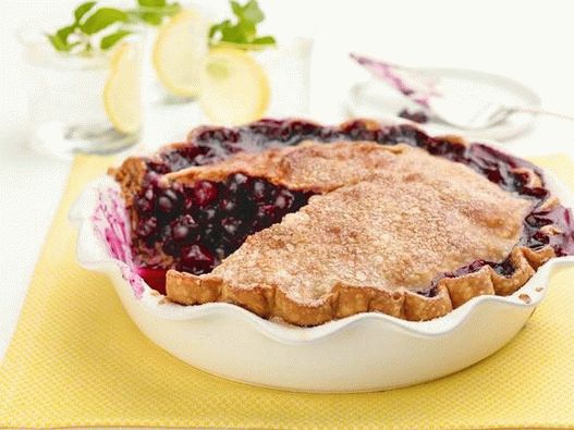 Photo Blueberry-lemon pie em um bolo de manteiga em camadas