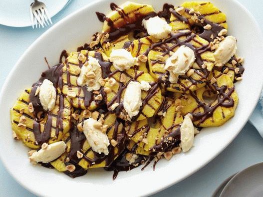 Foto de sobremesa de abacaxi grelhado com nutella