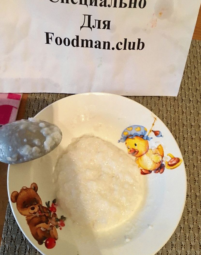 Mingau de arroz de bebê
