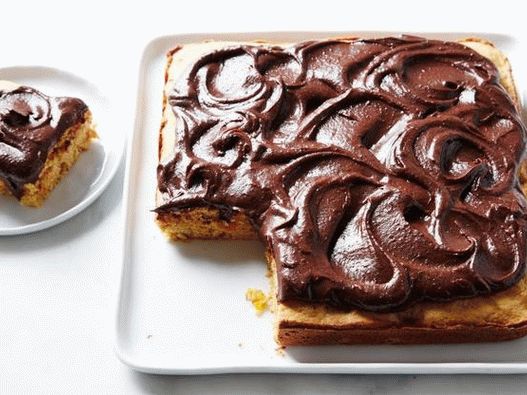 Foto Bolo de dieta com frutas secas e cobertura de chocolate sem açúcar