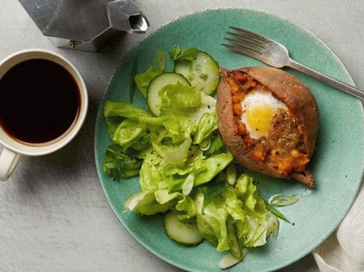 Foto Batata-doce duplamente cozida no café da manhã (dieta Whole30)