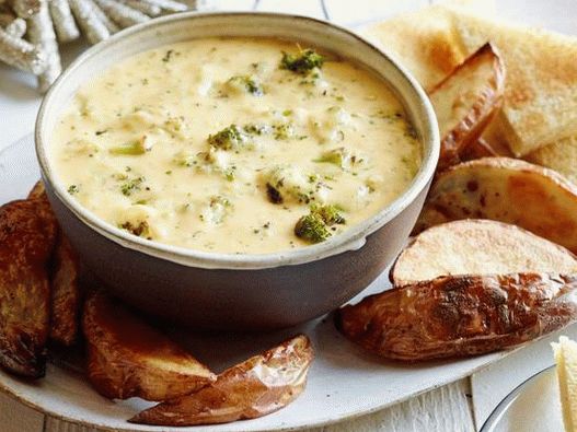 Foto do prato - Molho de queijo com brócolis cozido e queijo cheddar