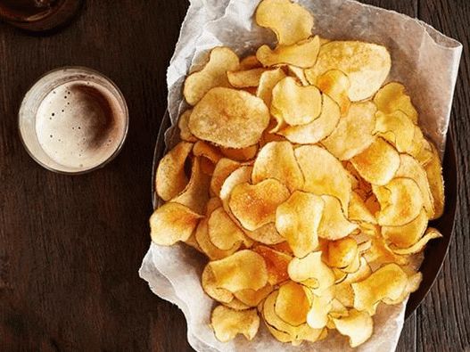 Fotografia de prato - batatas fritas com alecrim e azeite