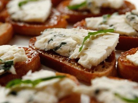 Foto do prato - Bruschetta com figos e queijo azul