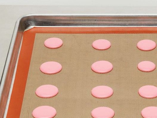Os biscoitos de massa devem estar antes de assar