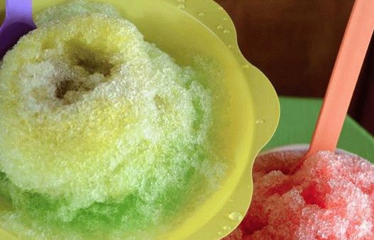 Foto gelo de frutas com kiwi