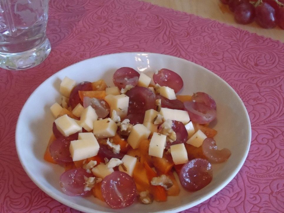Salada de frutas com queijo