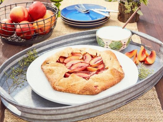 Foto Galeta com nectarinas, cardamomo e creme de coco