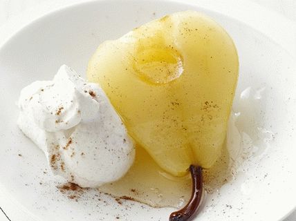 Peras de foto em xarope de canela anis com creme