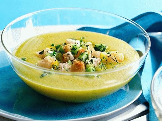 Sopa fria de foto com pepino