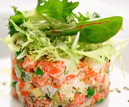 Qual é a melhor maneira de servir saladas?