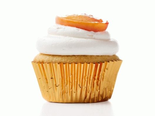 Cupcakes de foto com pêssegos e creme de baunilha