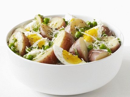 Foto salada de batata com ovos