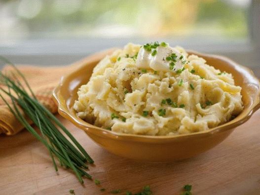 Foto Purê de batatas com alho e cebola verde