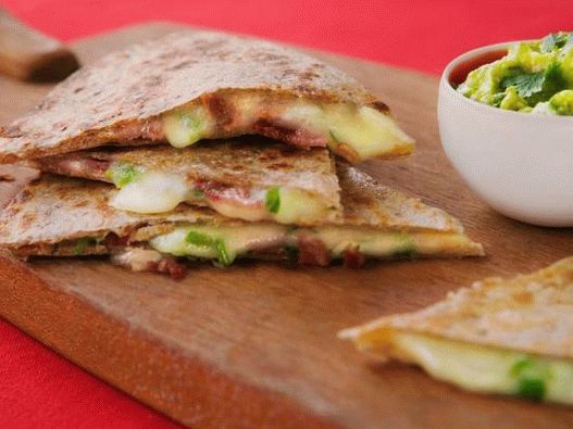 Foto de Quesadilla com bacon, queijo e jalapenos