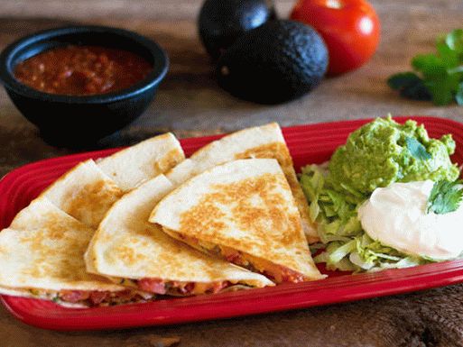 Foto de Quesadilla com molho de peru e guacamole