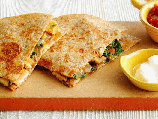 Foto de Quesadilla com frango e cogumelos
