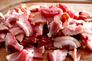 Quiche com queijo e bacon