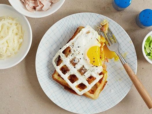 Fotografia de pratos - Waffles de queijo com ovo