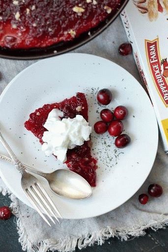 Foto molho de cranberry com chantilly