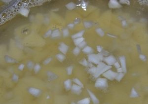 Sopa de urtiga com ovo