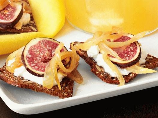 Foto Crackers com mostarda e geléia de cebola e figos