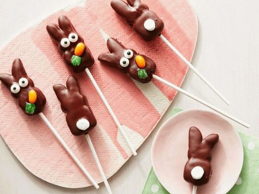 Foto coelhos de marshmallow no palito