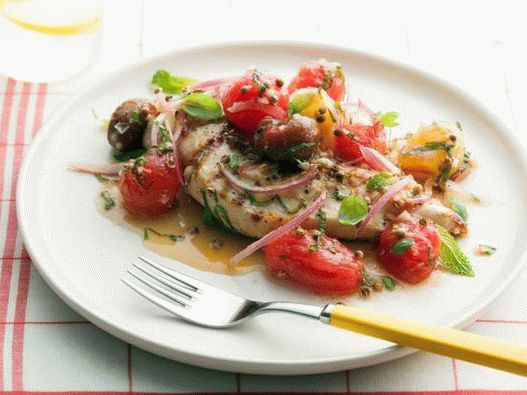 Peito de frango grelhado com tomate cereja em conserva