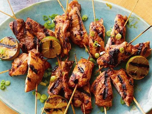 Frango no espeto no estilo de Yucatán