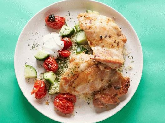 Foto Coxas de frango no forno e cuscuz com endro