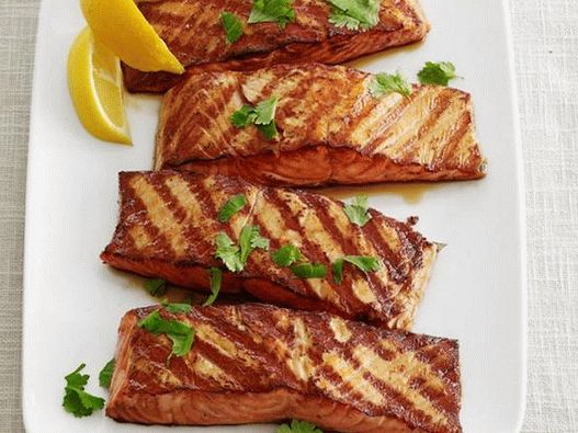 Salmão grelhado marroquino