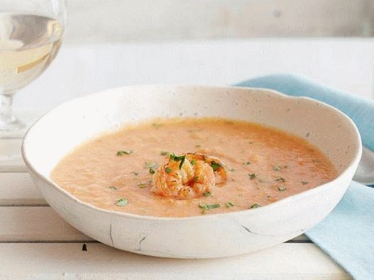 Sopa de tomate assada com camarão agridoce