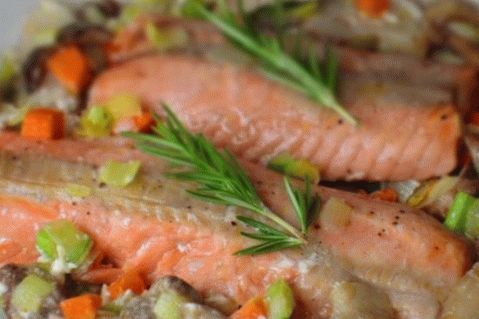 Salmão com cogumelos porcini